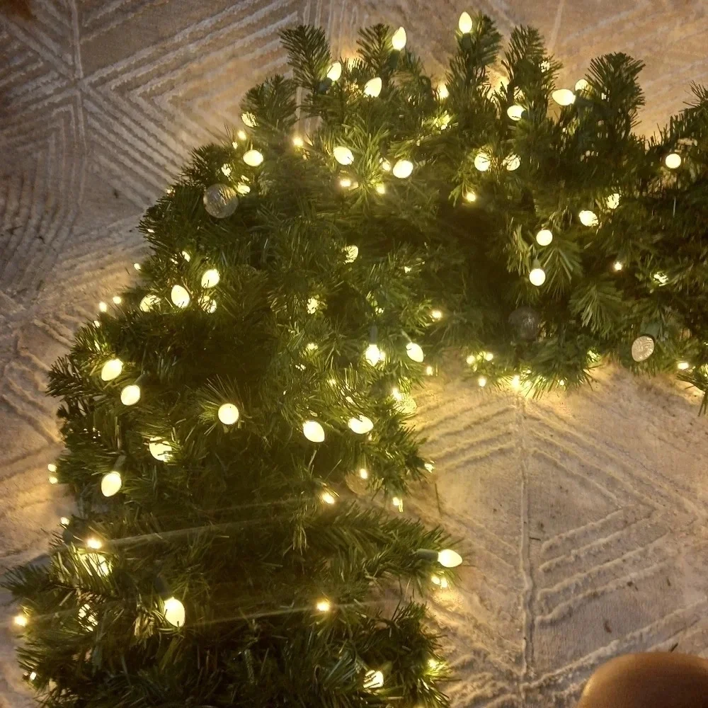 NWT MACY'S PRE-LIT OLYMPIA Christmas Evergreen GARLAND 264 LED LIGHTS